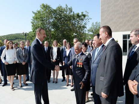 Президент Азербайджана считает внимательное и заботливое отношение к обращениям граждан приоритетным вопросом - ФОТО - ДОПОЛНЕНО