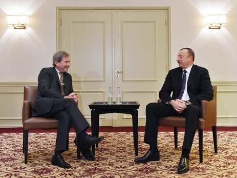 Президент Азербайджана провел встречу с еврокомиссаром Йоханнесом Ханом - ФОТО