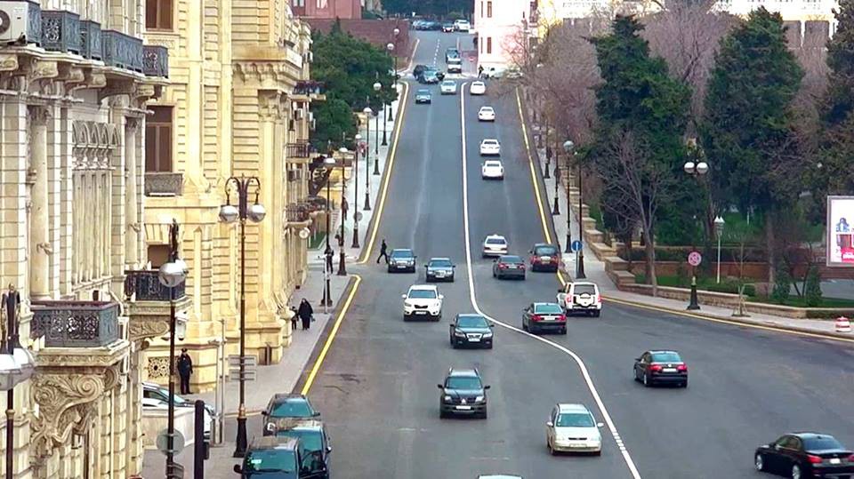 Открыто движение по одной из центральных улиц Баку - ФОТО 2 18692