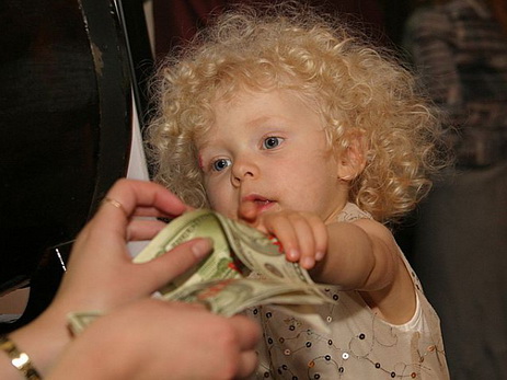 Дети, родившиеся в богатой семье, зарабатывают больше