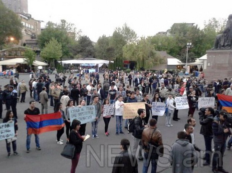В Ереване началась акция против поставок российского вооружения Азербайджану