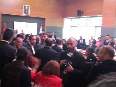 Трое прокурдских депутатов получили увечья в потасовке в парламенте Турции – ФОТО – ВИДЕО
