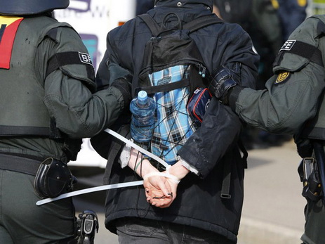 В немецком Штутгарте полиция арестовала 400 манифестантов
