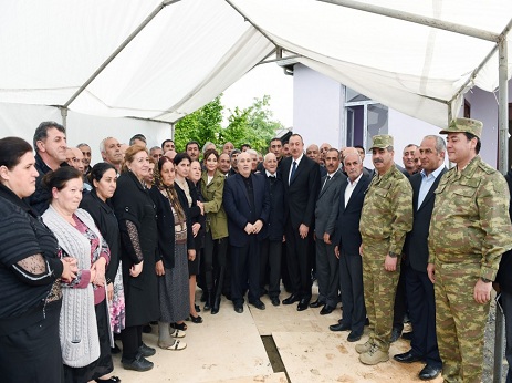 Ağdam rayonunun təmas xəttində yerləşən Mahrızlı kəndinin sakinləri ilə görüş - FOTO