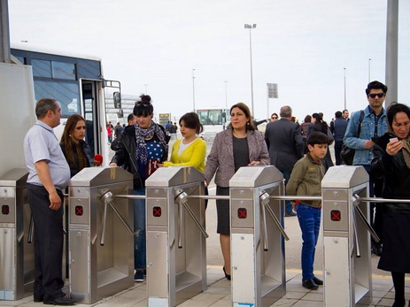 Бакинское транспортное агентство представило пассажирам революционный проект оптимизации работы автобусов – ФОТО