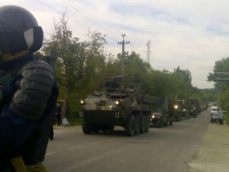 Колонна бронетехники США пересекла границу Молдавии - ФОТО