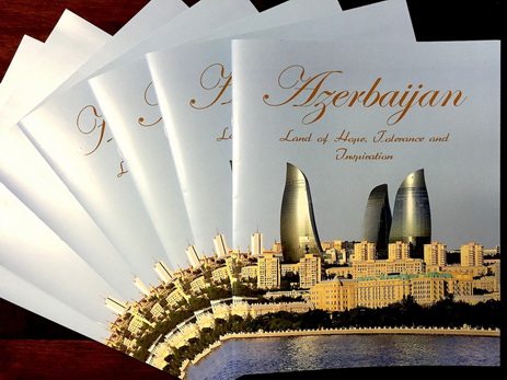 В Лос-Анджелесе издан буклет об Азербайджане - ФОТО