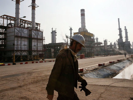 Уровень добычи нефти Ирана достиг 3,7 млн баррелей в сутки