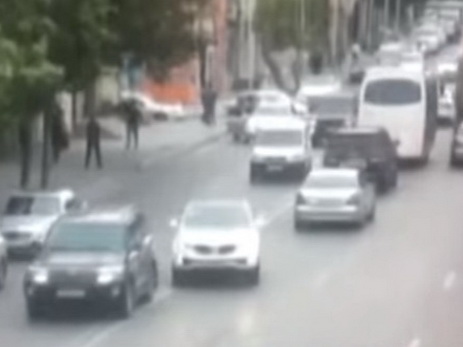 В Баку вынесен приговор автохулигану, пытавшемуся сбить полицейского – ВИДЕО - ОБНОВЛЕНО