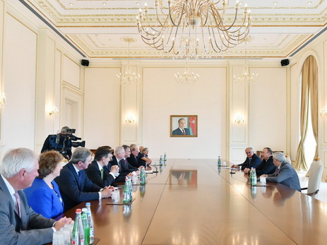 Ильхам Алиев принял делегацию Совета директоров компании ВР