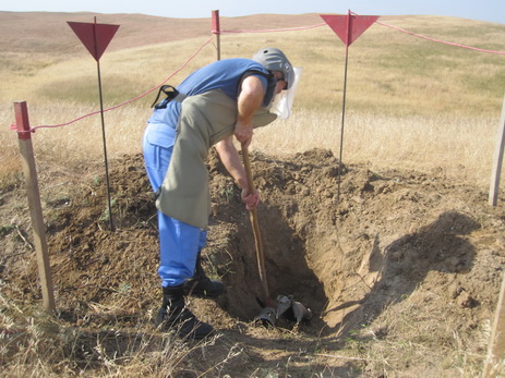 Азербайджанские саперы продолжают очищать прифронтовую территорию от мин - ФОТО