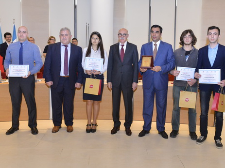 Студенты БВШН, победившие на олимпиаде по информатике,  получили свои награды
