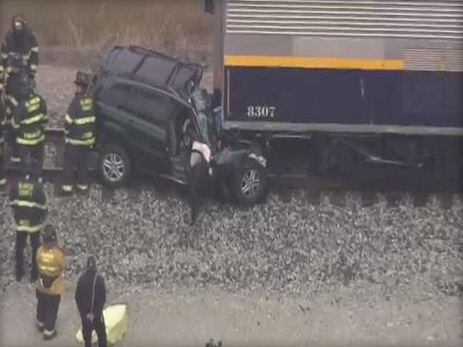 В США женщина и ребенок погибли в результате столкновения авто и поезда