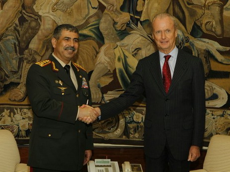Министр обороны Азербайджана обсудил вопросы сотрудничества с испанским коллегой – ФОТО