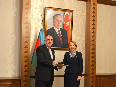 Новый британский посол вручила копии своих верительных грамот главе МИД Азербайджана - ФОТО