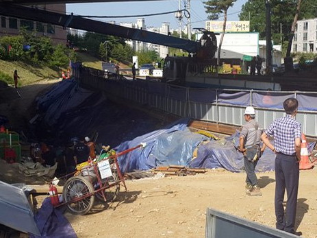 В Южной Корее четыре человека погибли при обрушении строящегося метро