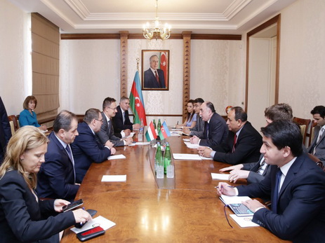 Эльмар Мамедъяров встретился с министром иностранных дел и торговли Венгрии