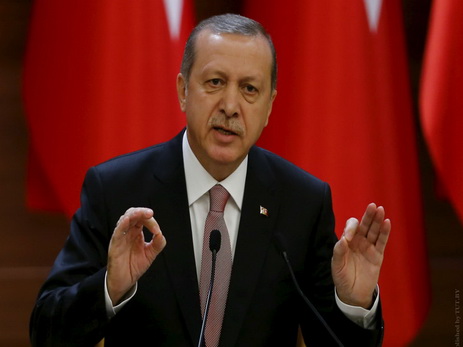 Эрдоган провел экстренное совещание с премьером Турции и главой Генштаба
