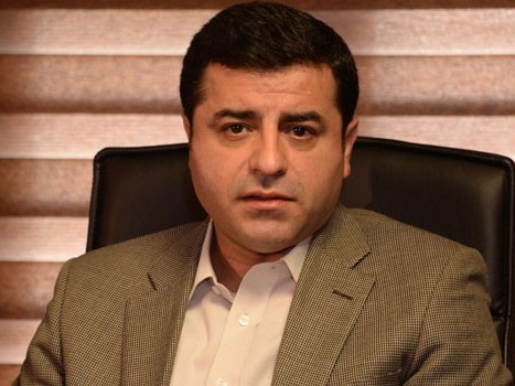 Türkiyədə HDP-nin həmsədrləri barəsində cinayət işləri qaldırılıb