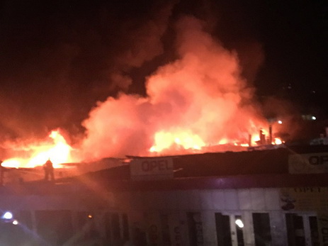 Потушен страшный пожар на авторынке в Баку – ФОТО – ВИДЕО – ОБНОВЛЕНО