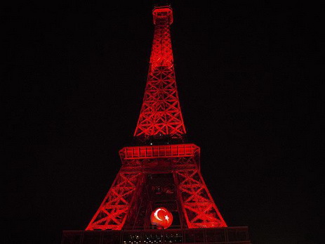 Париж и Нью-Йорк выразили солидарность с Турцией в связи с терактом в Стамбуле - ФОТО