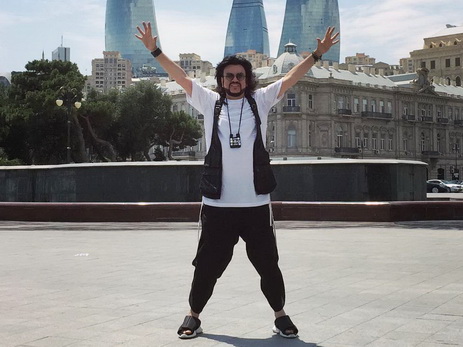 Филипп Киркоров совершил прогулку по Баку и заговорил на азербайджанском языке  – ФОТО - ВИДЕО