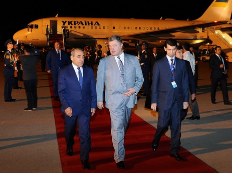 Президент Украины Петр Порошенко прибыл с официальным визитом в Азербайджан - ФОТО