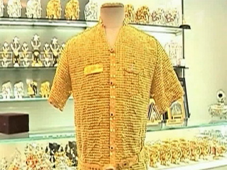 В Индии убили миллионера, который купил рубашку из золота