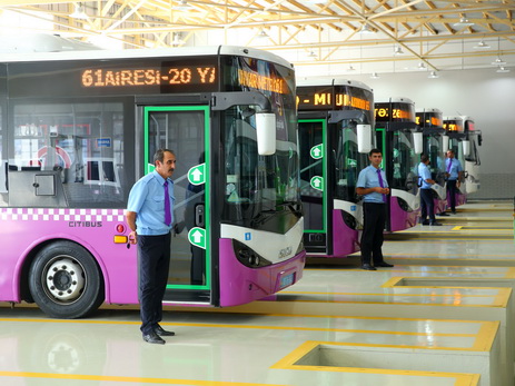 Глава Бакинского транспортного агентства проверил работу одного из крупнейших автобусных перевозчиков – ФОТО