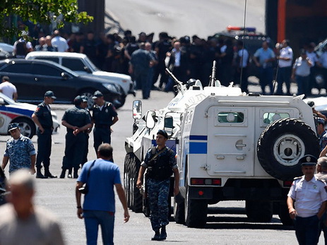 В Армении освободили последних заложников в здании полиции