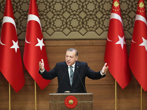 Эрдоган проводит переговоры с лидерами трех партий Турции