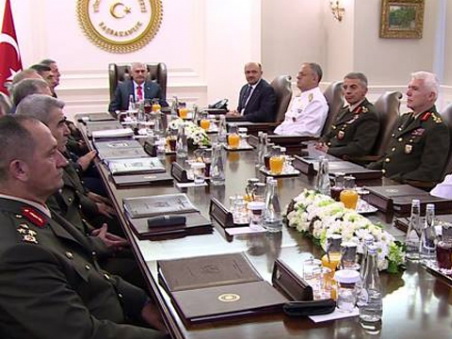 В Турции подали в отставку члены Высшего военного совета
