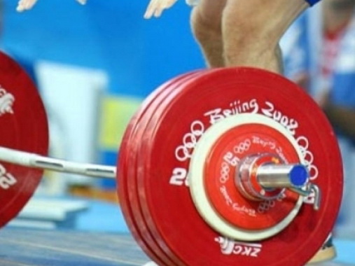 Сборная России по тяжелой атлетике отстранена от Рио-2016