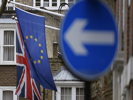 Великобританию оставят в ЕС еще на три года