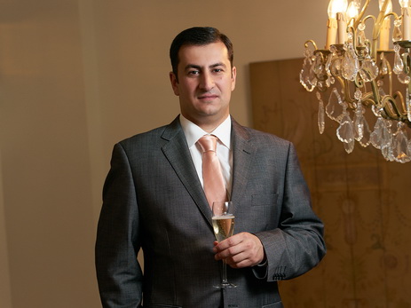 В брызгах шампанского. Гамид Гамидов: «Для меня самым запоминающимся был бокал шампанского на моей свадьбе» - ФОТО