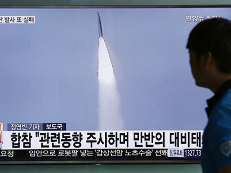 КНДР запустила баллистическую ракету с подводной лодки в Японском море