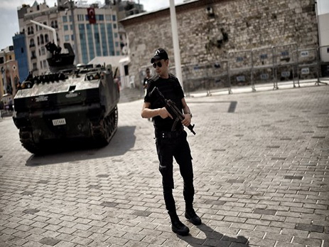 СМИ сообщили, что еще один турецкий военный бежал в Грецию