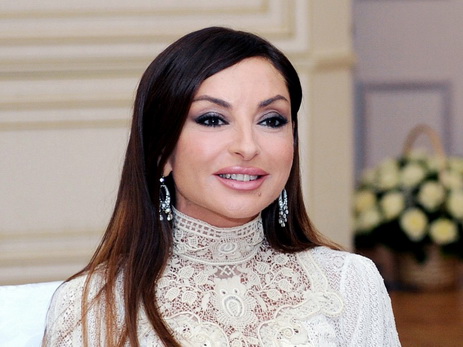 Первая леди Азербайджана Мехрибан Алиева избрана почетным гражданином болгарского города Велико-Тырново