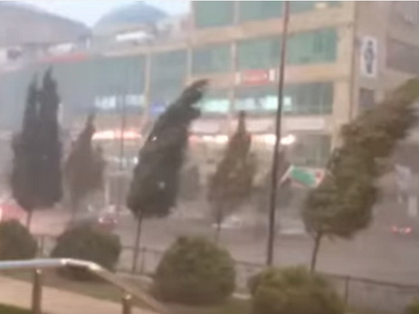 В сети опубликовали видео урагана в Чечне - ВИДЕО