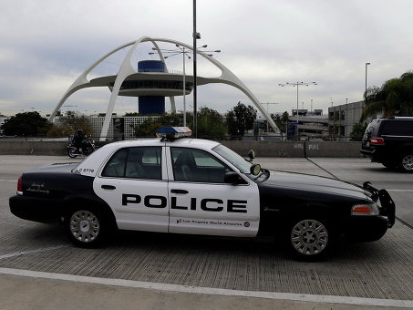 Полиция опровергла данные о стрельбе в аэропорту Лос-Анджелеса - ФОТО - ОБНОВЛЕНО