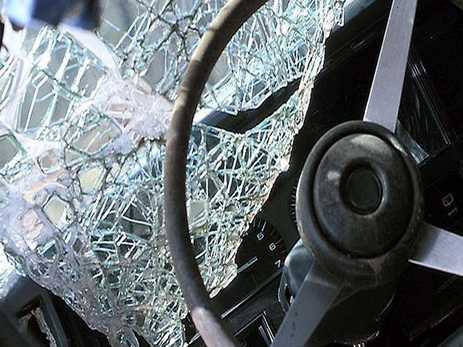 На шоссе Баку-Губа столкнулись Volkswagen и Lada, погибли 3 человека