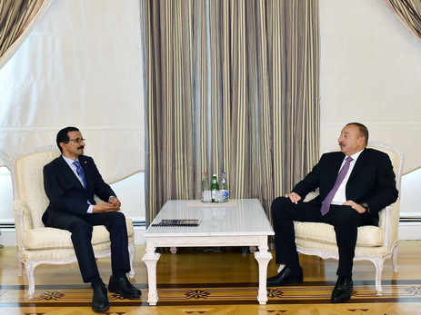 Ильхам Алиев принял председателя и исполнительного директора группы компаний DP World - ФОТО