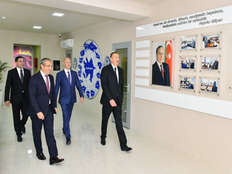 Президент Азербайджана ознакомился с условиями в академии IT STEP, созданной на базе Бакинского профлицея №9 - ФОТО