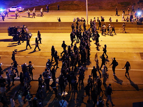 Протесты в Шарлотт продолжились после публикации видео полиции - ВИДЕО