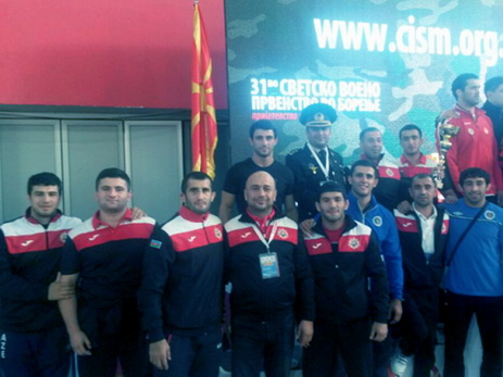 Сборная Азербайджана завершила чемпионат мира по борьбе на втором месте