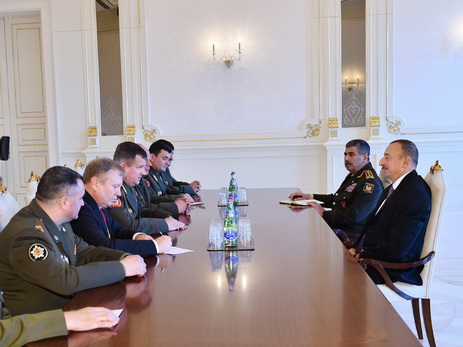 Президент Ильхам Алиев принял министра обороны Беларуси - ФОТО