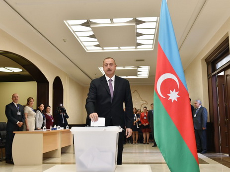 Президент Ильхам Алиев проголосовал на избирательном участке №6 - ФОТО - ВИДЕО