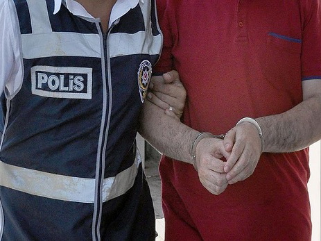 По делу FETÖ задержаны 77 сотрудников Измирской прокуратуры