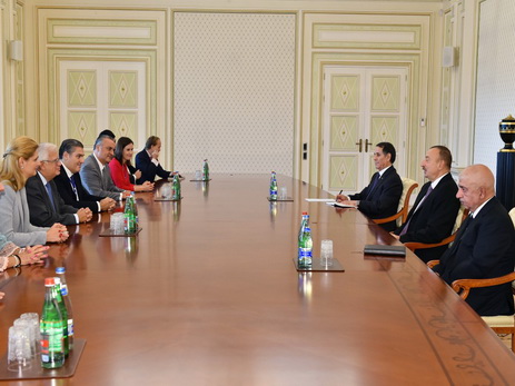 Ильхам Алиев принял делегацию Европейской народной партии - ФОТО