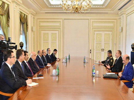 Ильхам Алиев принял делегации во главе с министрами обороны, культуры и туризма Турции – ФОТО